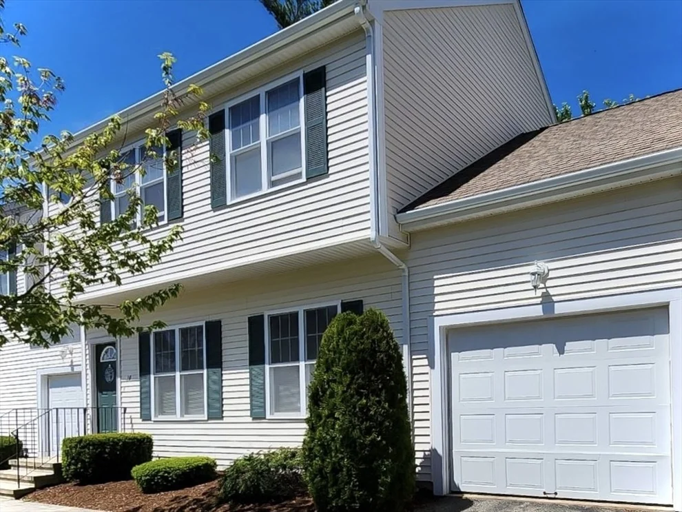 Unit for sale at 10 Jaclyn Ln, Pembroke, MA 02359