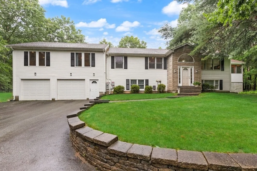 Unit for sale at 1 Savel Ln, Sharon, MA 02067