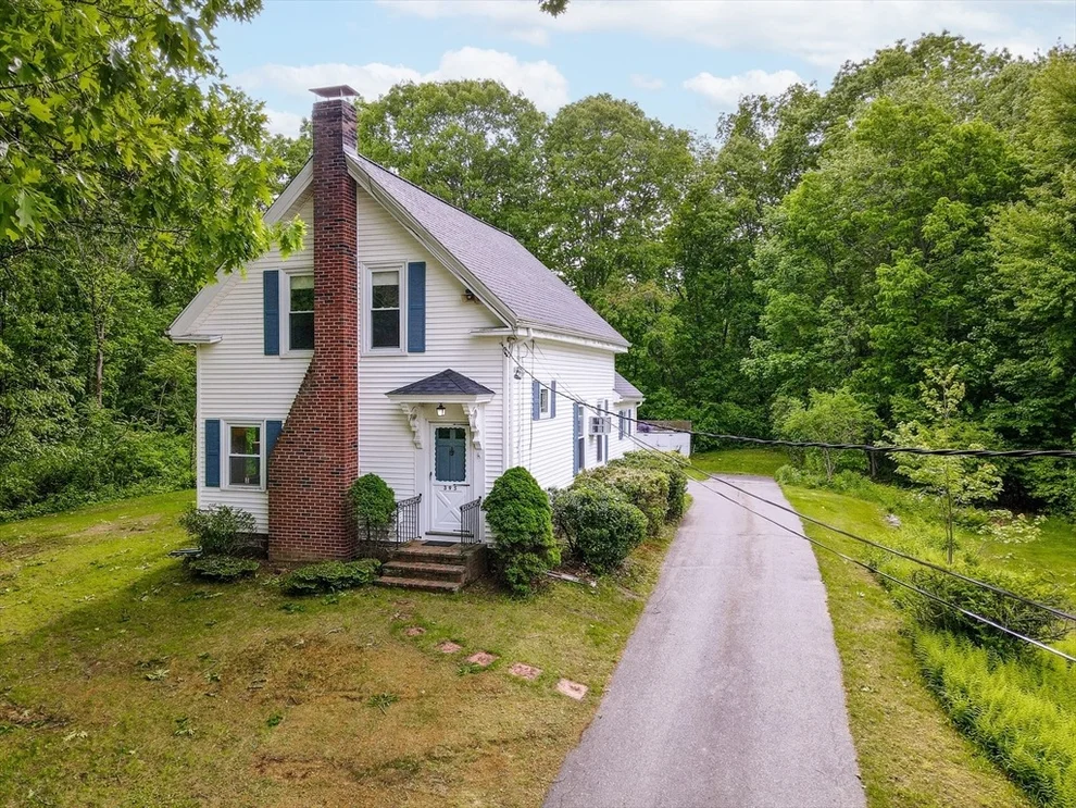 Unit for sale at 395 Kingsbury Ave, Haverhill, MA 01835
