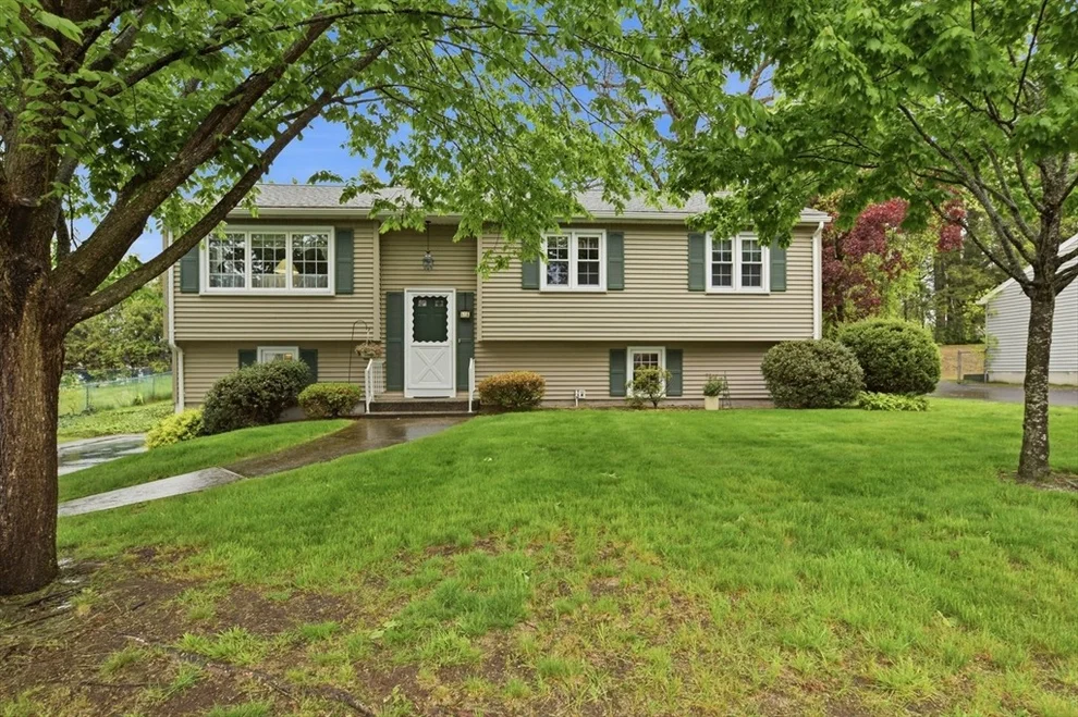 Unit for sale at 68 Deep Field Rd, Springfield, MA 01118