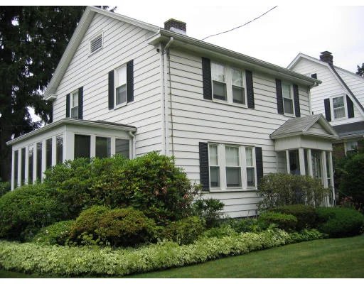 Unit for sale at 4 Arapahoe Rd, Newton, MA 02465