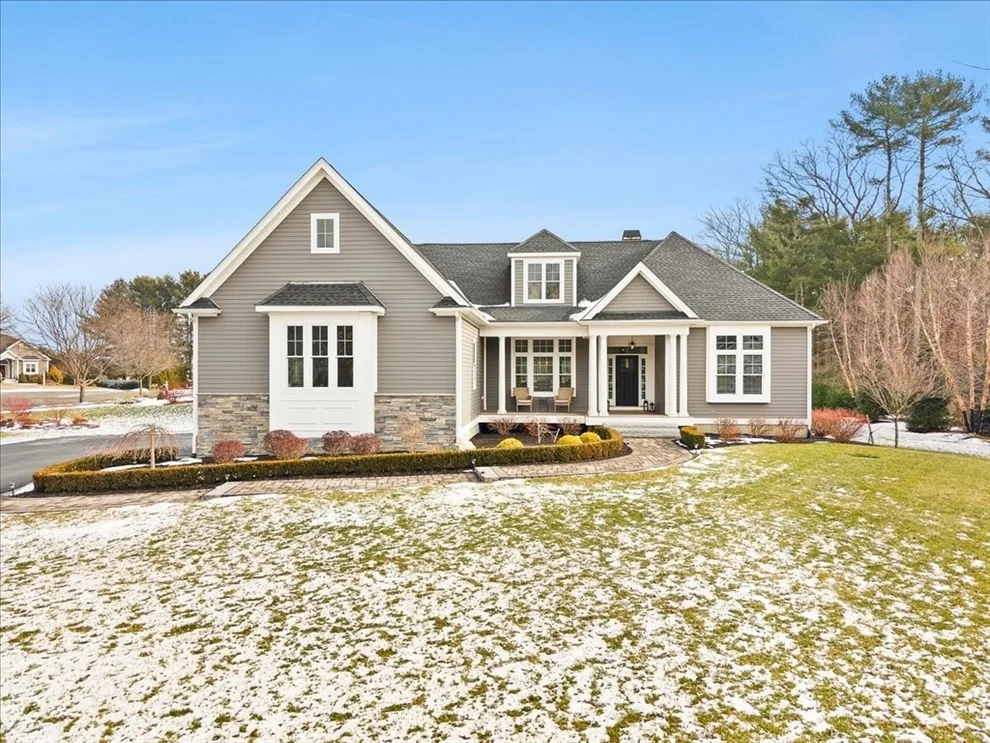 Unit for sale at 34 Palmer River Rd, Swansea, MA 02777