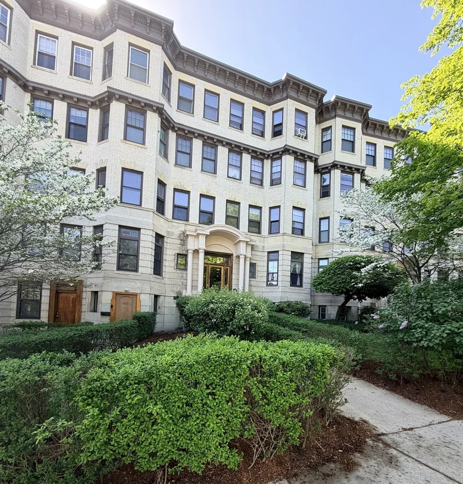 Unit for sale at 5 Braemore Rd, Boston, MA 02135