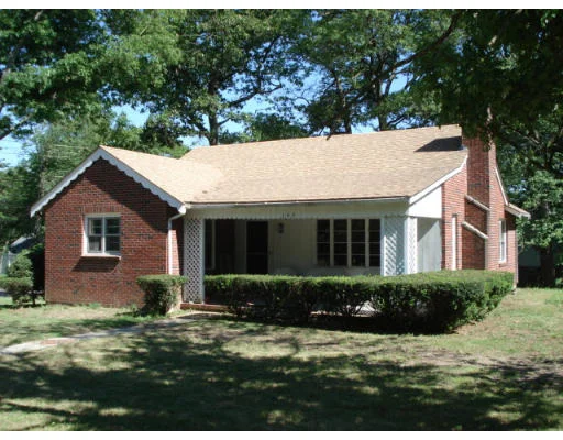 Unit for sale at 149 Pleasant St, Franklin, MA 02038
