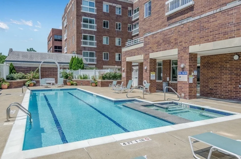 Unit for sale at 950 Massachusetts Ave, Cambridge, MA 02139