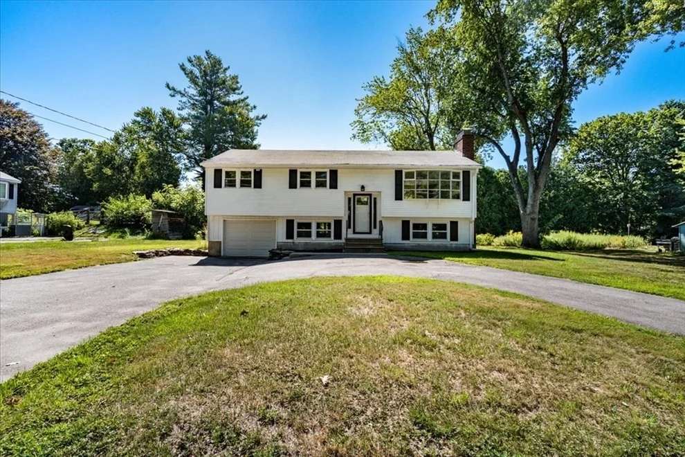 Unit for sale at 337 West St, Lunenburg, MA 01462
