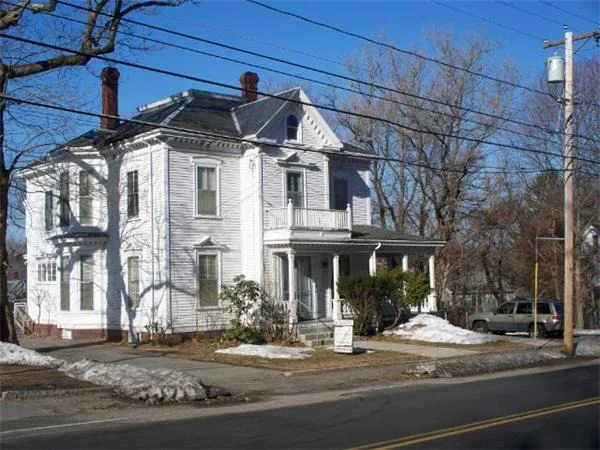 Unit for sale at 176 Elm St, Amesbury, MA 01913