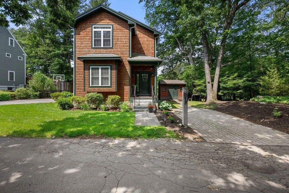 Unit for sale at 106 Edgemoor Ave, Wellesley, MA 02482