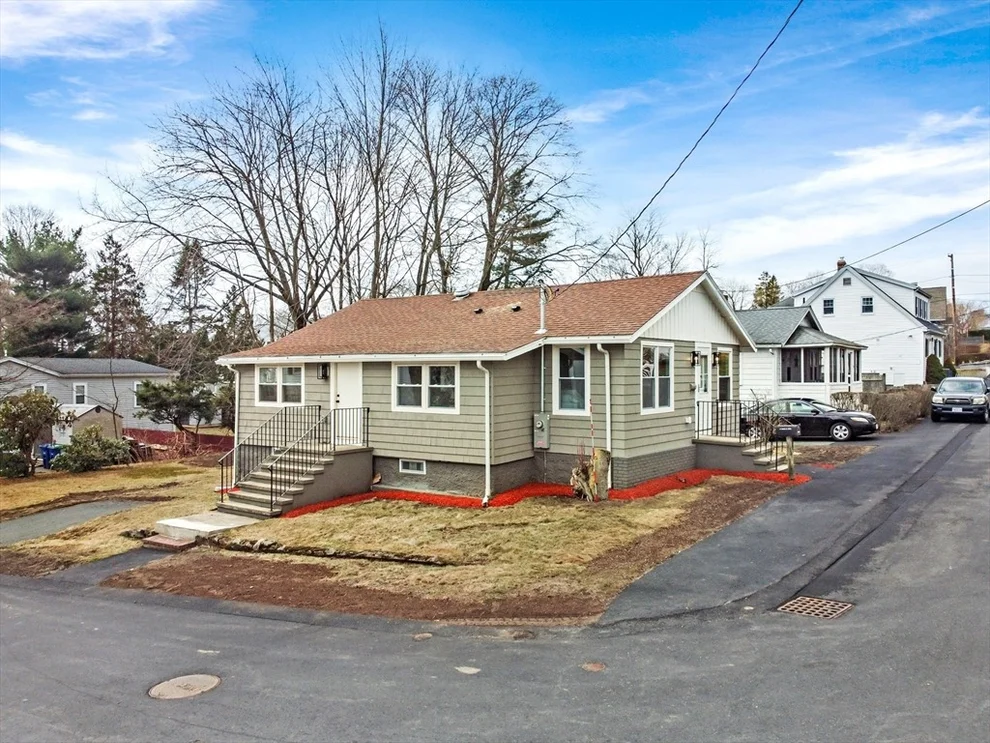Unit for sale at 87 Arborway Dr, Braintree, MA 02184