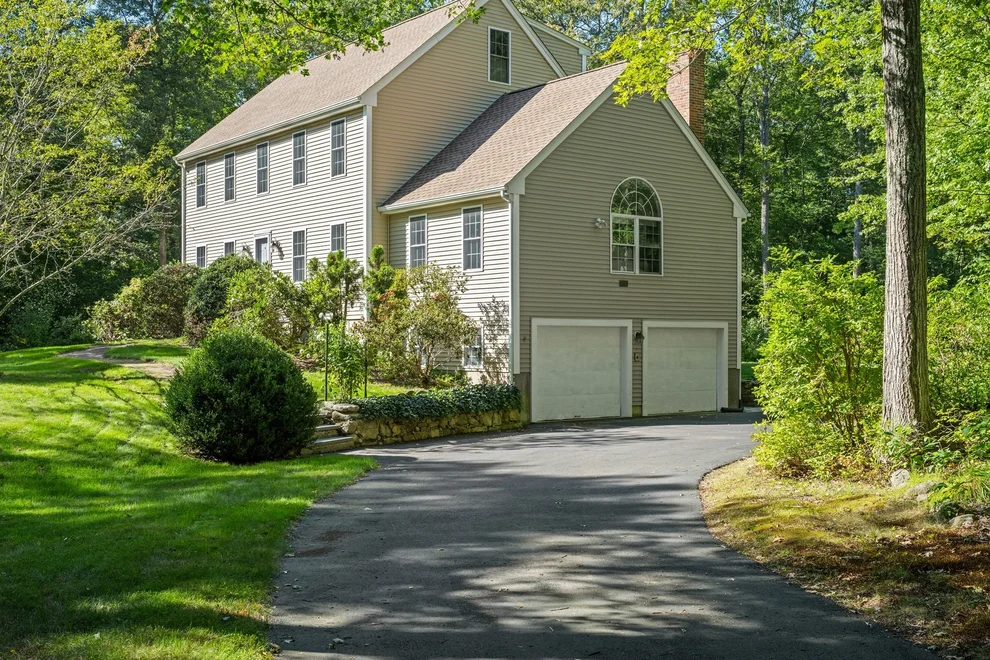 Unit for sale at 111 Sw Main St, Douglas, MA 01516