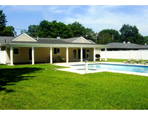 Unit for sale at 19 Wethersfield Rd, Natick, MA 01760