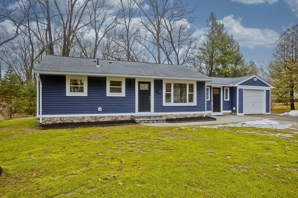 Unit for sale at 137 Sheffield Ave, Longmeadow, MA 01106