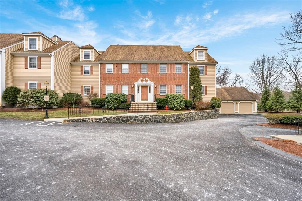 Unit for sale at 49 Weatherly Dr, Salem, MA 01970