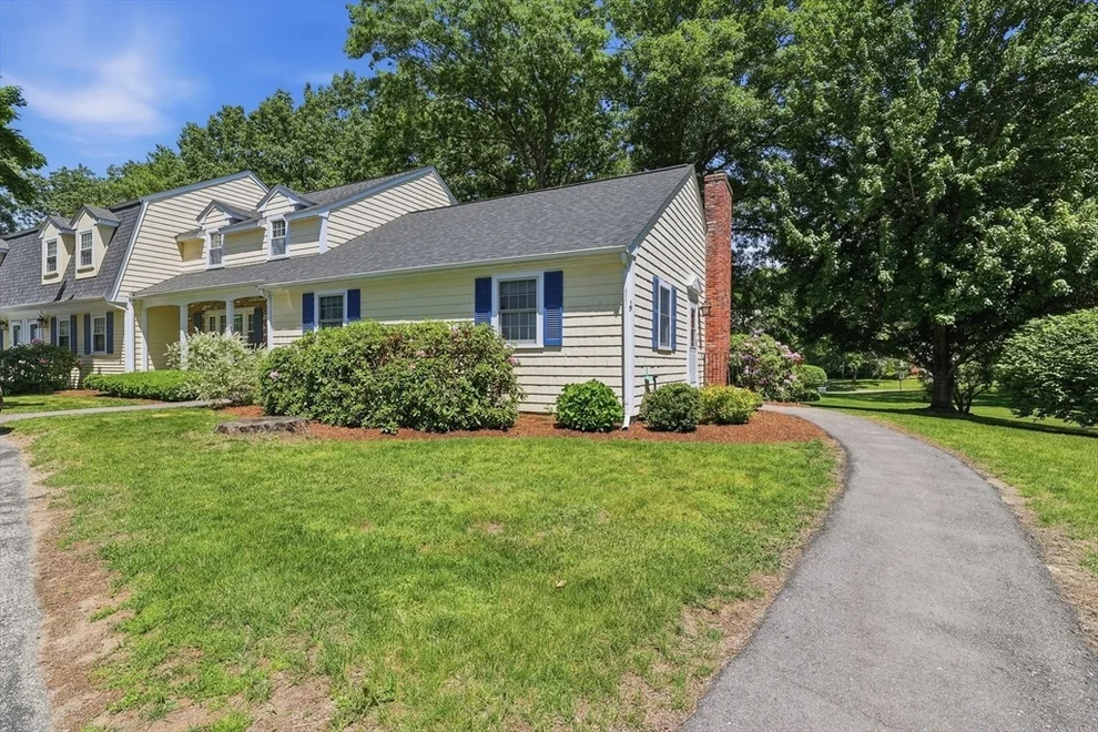 Unit for sale at 15 Meetinghouse Road, Acton, MA 01720