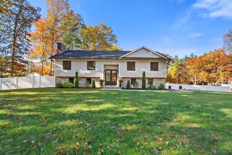 Unit for sale at 3 Robin Drive, Hudson, NH 03051