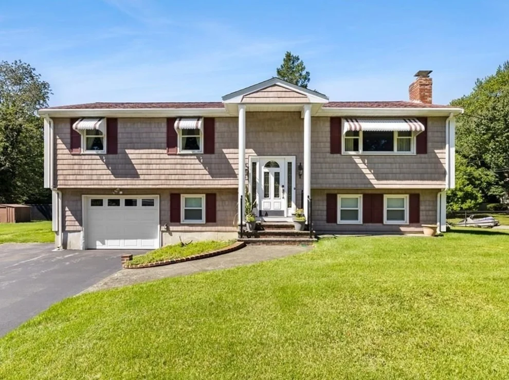 Unit for sale at 18 Wildwood Ave, Taunton, MA 02780