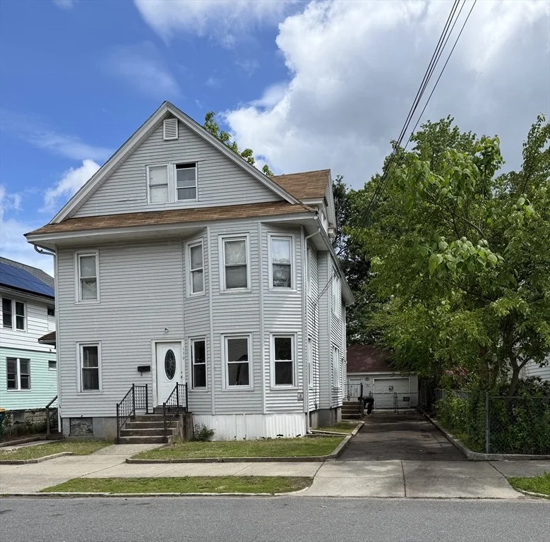 Unit for sale at 137-139 Commonwealth  Ave, Springfield, MA 01108
