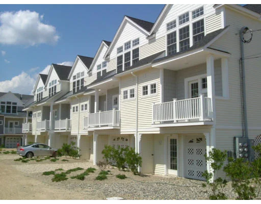 Unit for sale at 595 North End Blvd, Salisbury, MA 01952