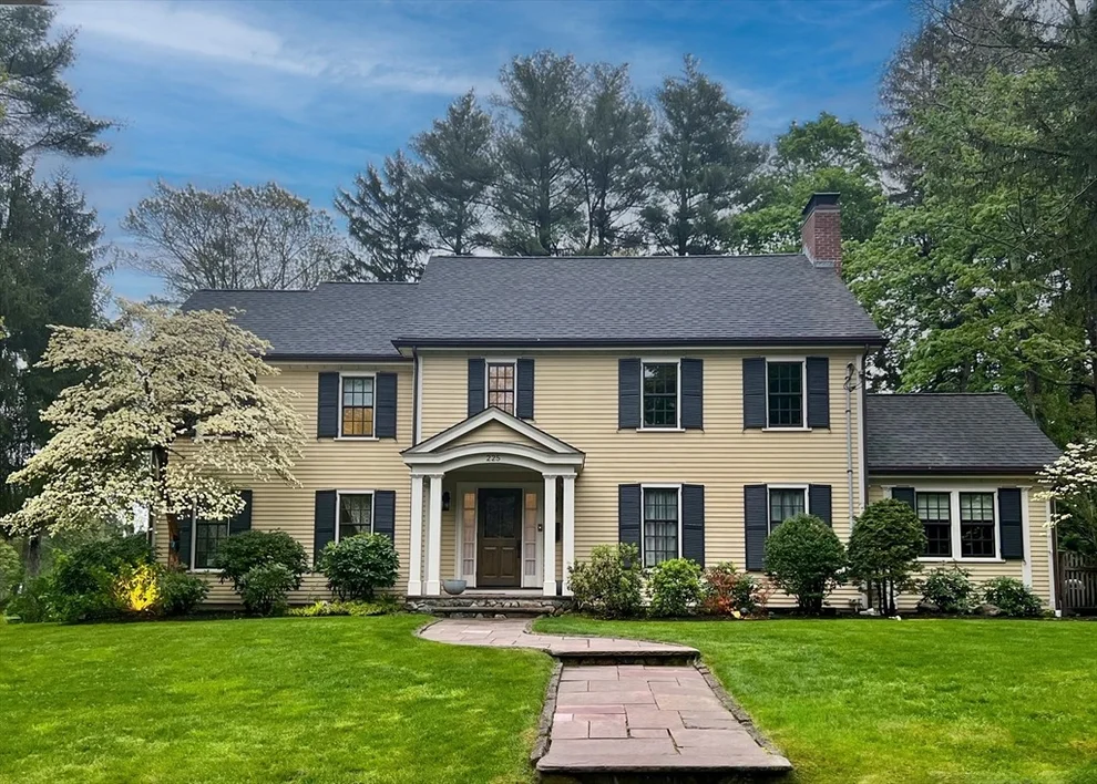 Unit for sale at 225 Arnold Rd, Newton, MA 02459