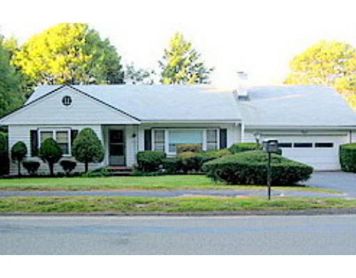 Unit for sale at 225 Concord Avenue, Lexington, MA 02421
