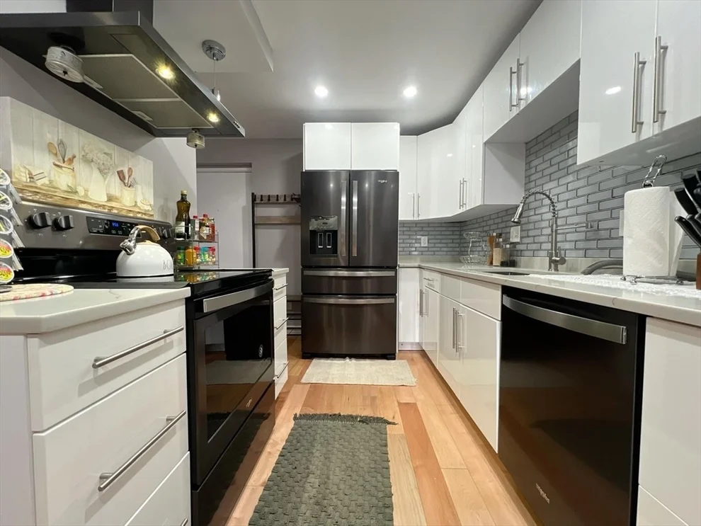 Unit for sale at 7 Weld St, Framingham, MA 01702