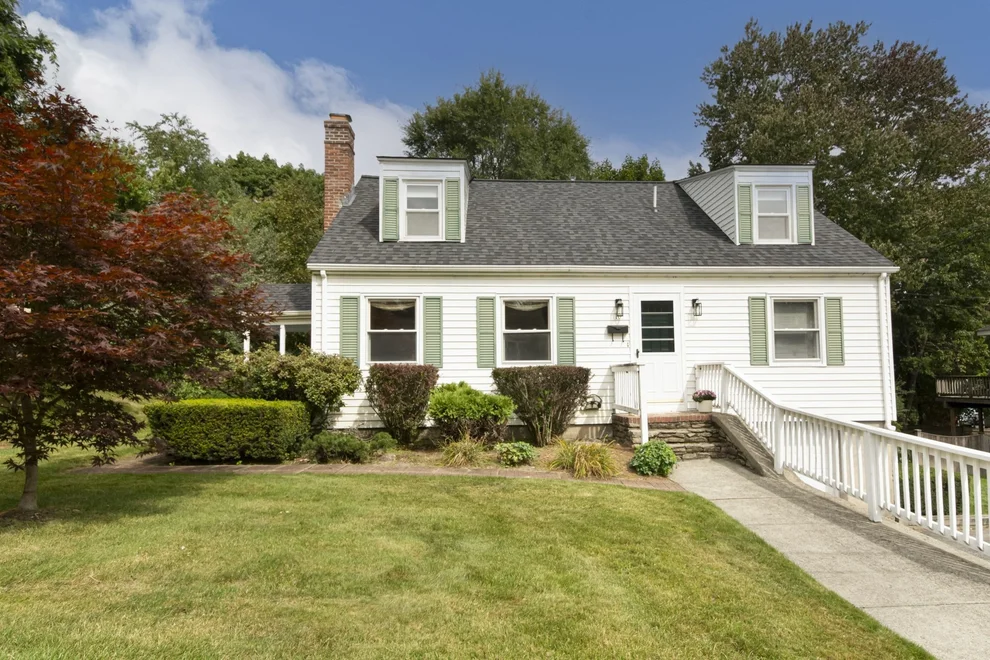 Unit for sale at 10 Farview Ave, Shrewsbury, MA 01545