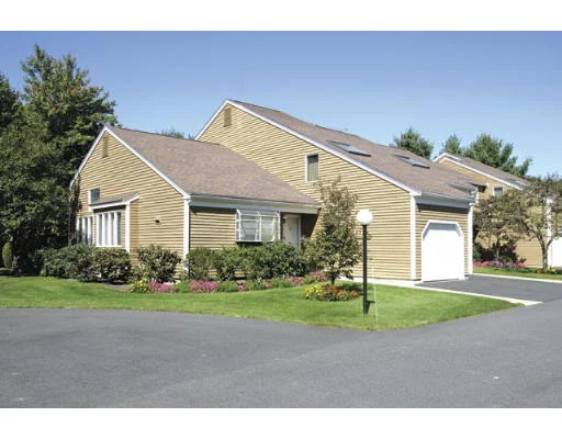 Unit for sale at 7 Heathwood Ln, Brookline, MA 02467