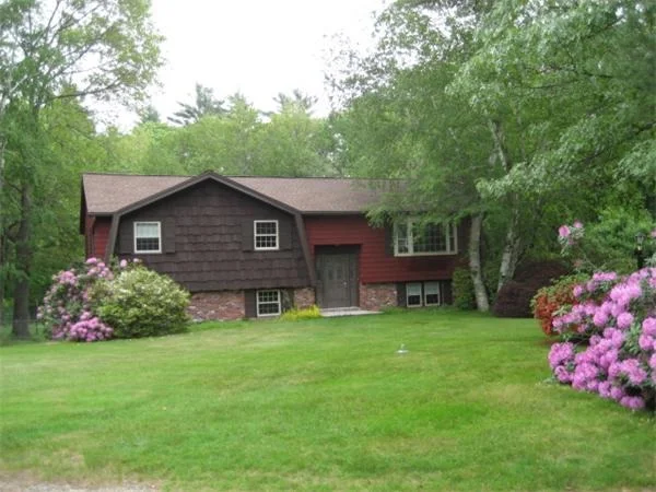 Unit for sale at 6 Jefferson Ave, Pelham, NH 03076