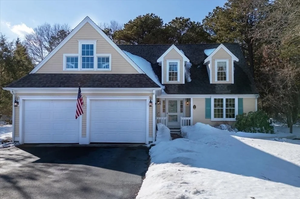 Unit for sale at 12 Quashnet Woods Dr, Mashpee, MA 02649