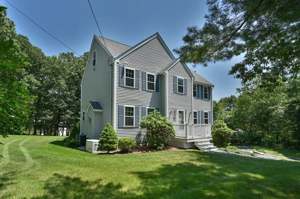 Unit for sale at 2 Palm Ave, Methuen, MA 01844