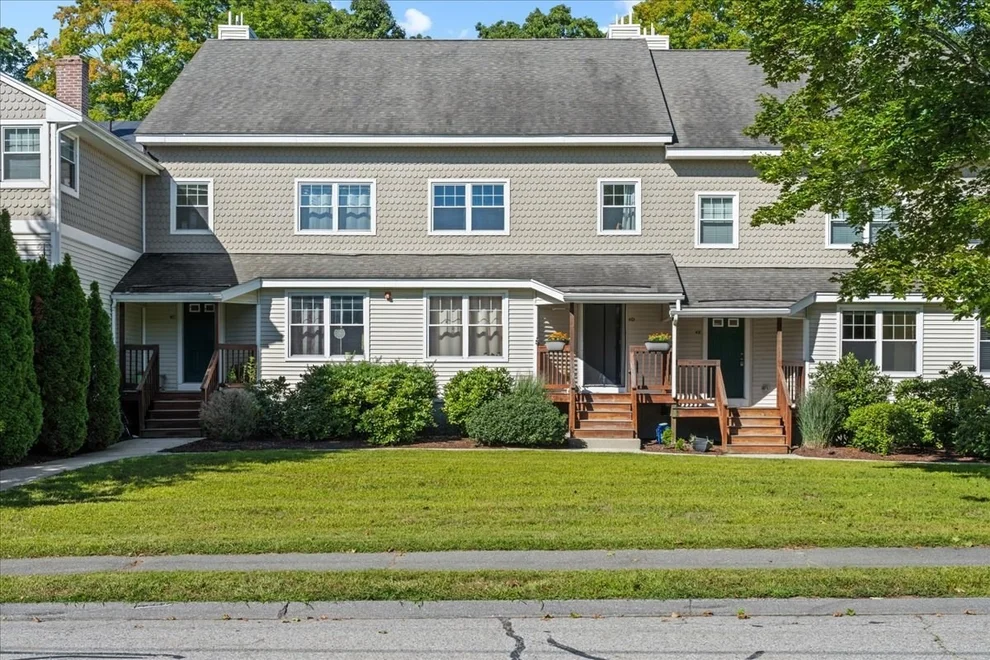 Unit for sale at 4 Mayberry Dr, Westborough, MA 01581
