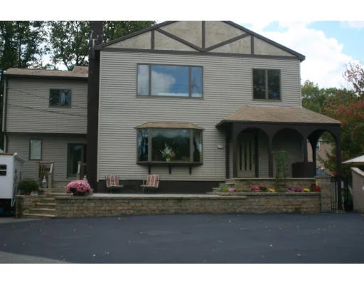 Unit for sale at 38 Lake Dam Rd, Saugus, MA 01906