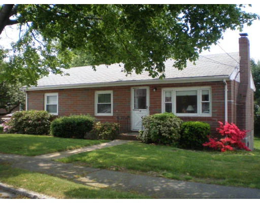 Unit for sale at 19 Lansdowne St, Quincy, MA 02171