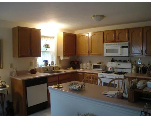 Unit for sale at 41 Pinecrest Village, Hopkinton, MA 01748