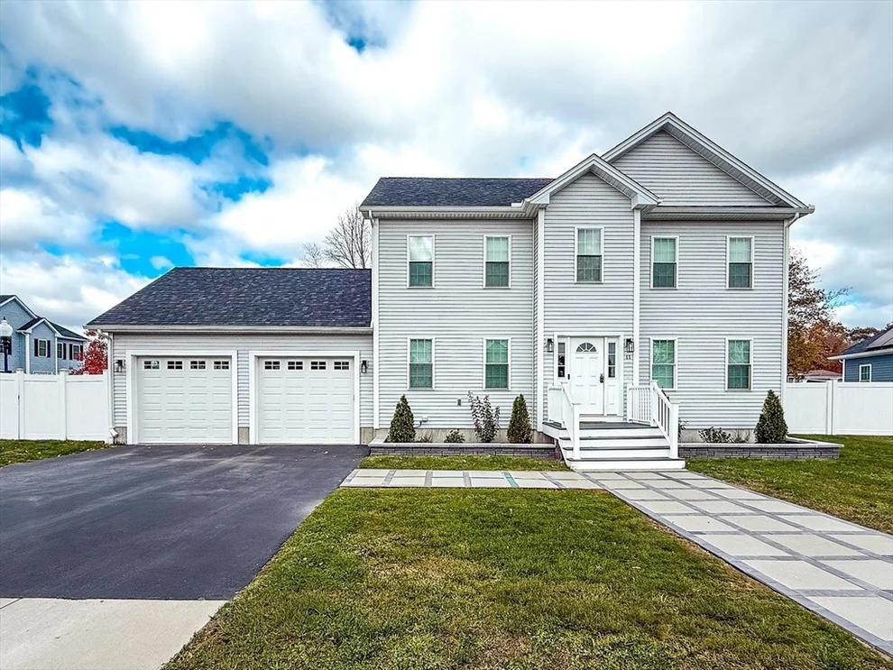 Unit for sale at 11 Farland Cir, New Bedford, MA 02745