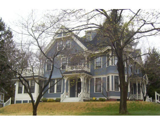 Unit for sale at 105 Pleasant St, Arlington, MA 02474