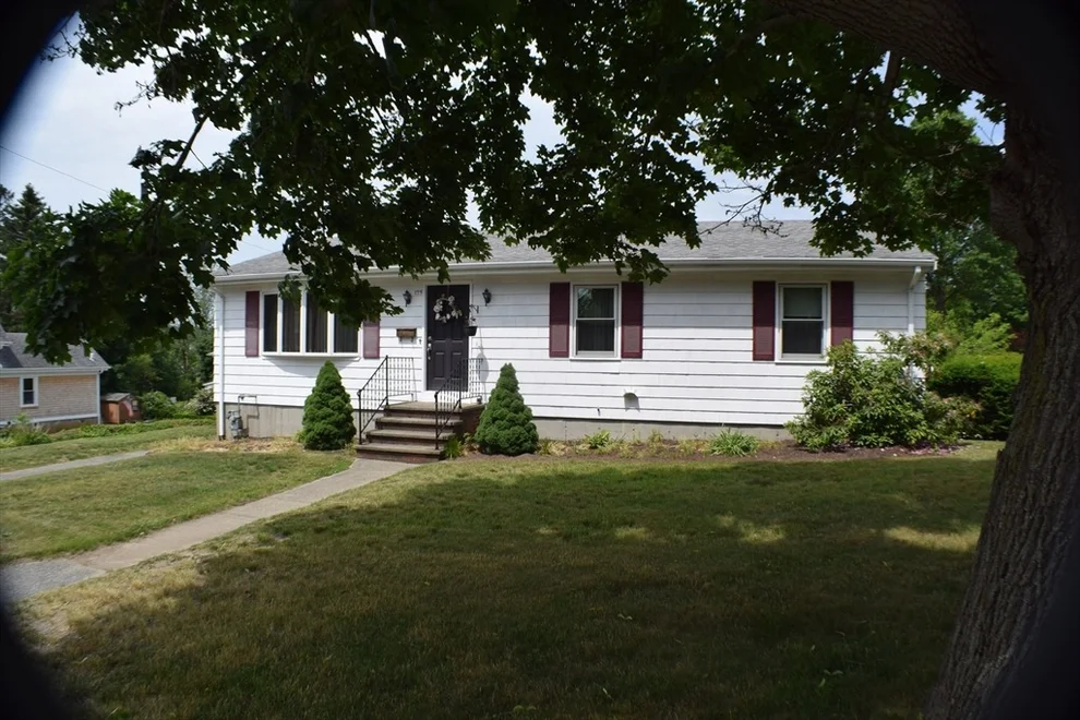 Unit for sale at 175 High St, Somerset, MA 02716
