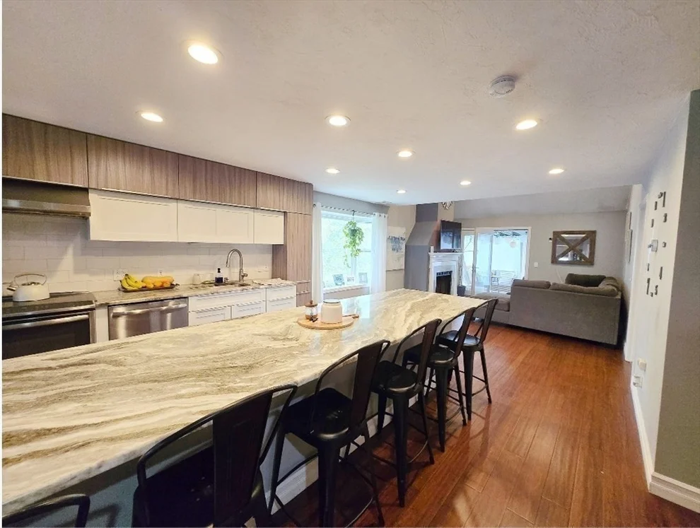 Unit for sale at 1559 Bay St, Taunton, MA 02780