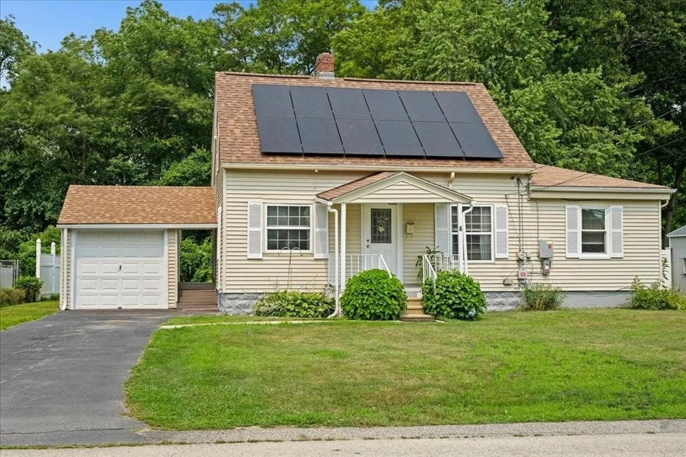 Unit for sale at 6 Oakwood Ave, Auburn, MA 01501