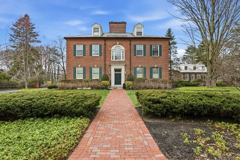 Unit for sale at 83 Church Street, Winchester, MA 01890