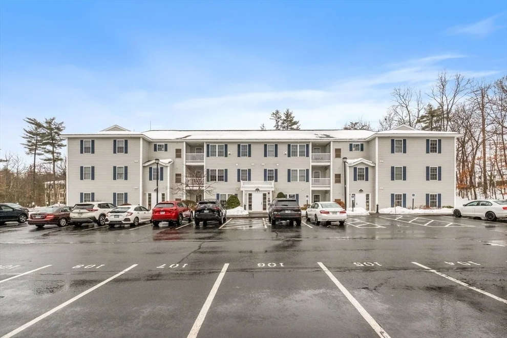 Unit for sale at 4 Crestview Circle, Londonderry, NH 03053