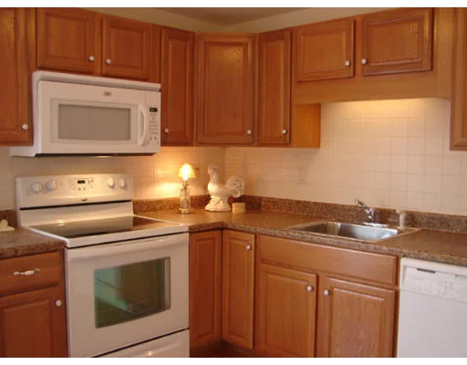 Unit for sale at 80 Washington Park Dr, Andover, MA 01810