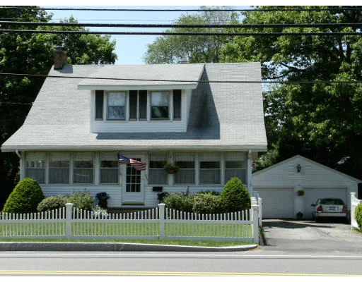 Unit for sale at 533 Chestnut St, Needham, MA 02492