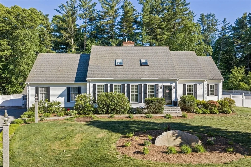 Unit for sale at 114 Longwater Dr, Hanover, MA 02339