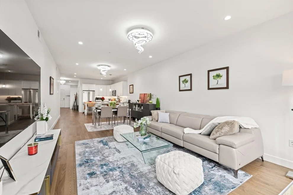 Unit for sale at 9 Independence Ave, Braintree, MA 02184