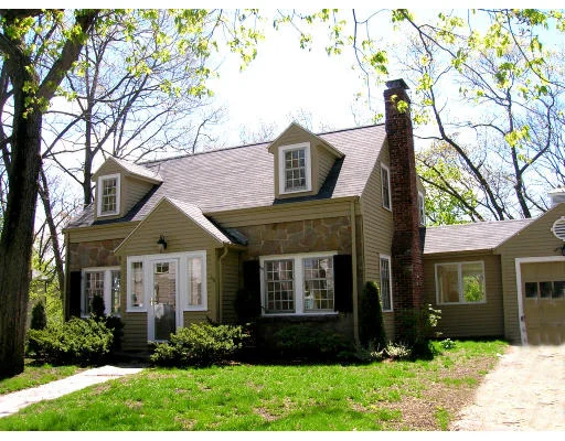 Unit for sale at 116 Roundwood Road, Newton, MA 02461