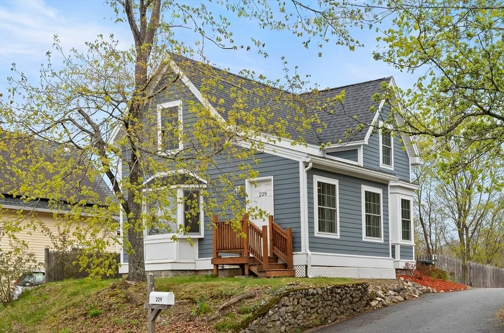Unit for sale at 229 Highland St, Hamilton, MA 01982