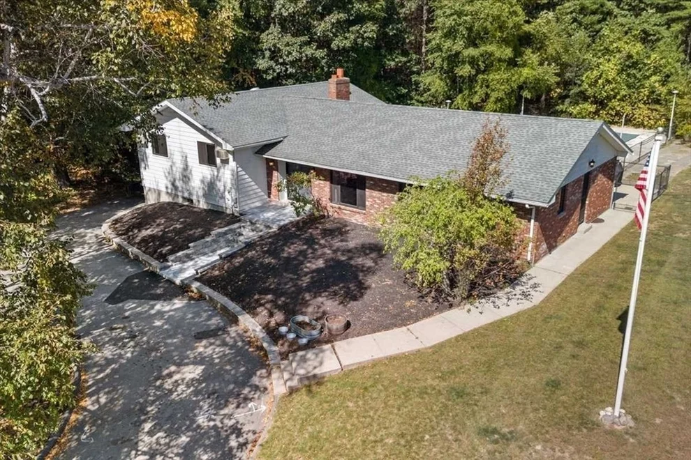 Unit for sale at 26 W Temple St, Boylston, MA 01505