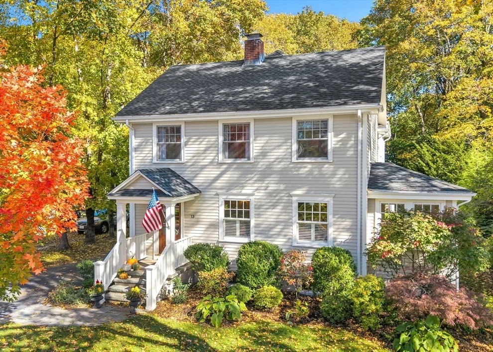Unit for sale at 13 Cavanaugh Rd, Wellesley, MA 02481