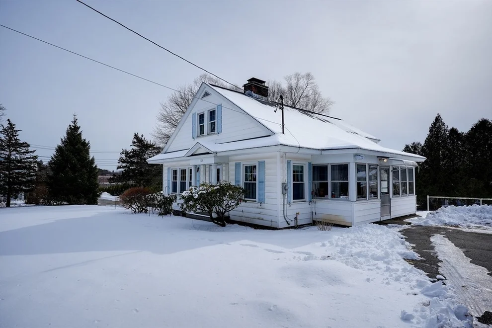 Unit for sale at 162-164 E Main St, Northborough, MA 01532